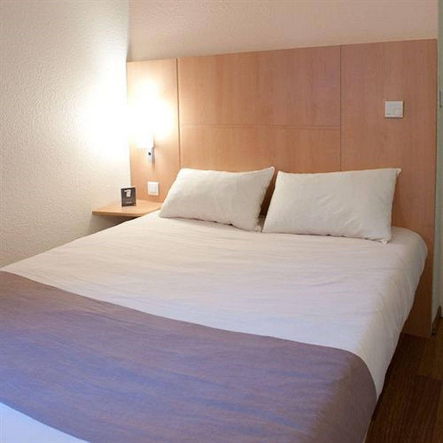 Egg Hotel Gonesse Eksteriør billede