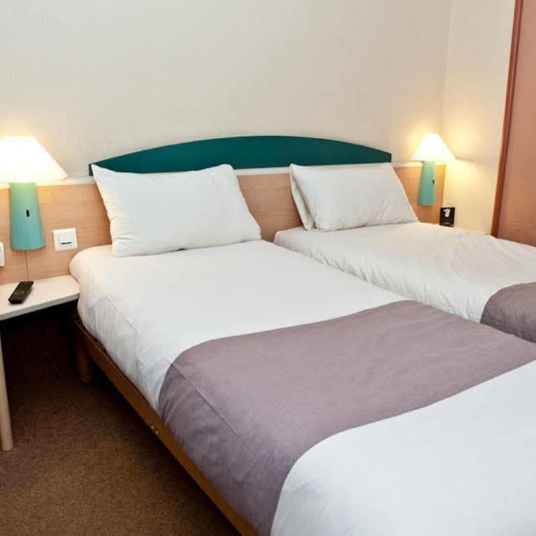 Egg Hotel Gonesse Eksteriør billede